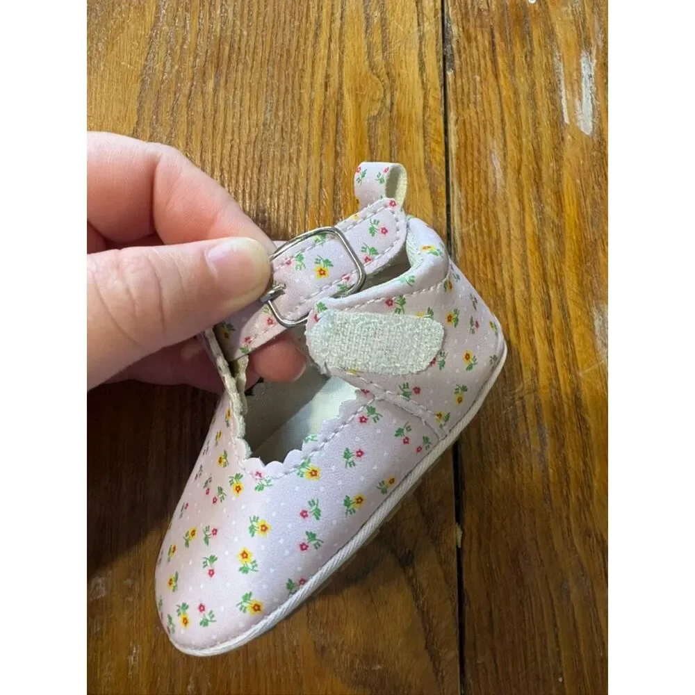 Lucky Brand Size 1 Baby Girl Shoes Flower Print *Never worn